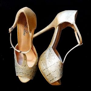 Size 10 Bella Luna gold